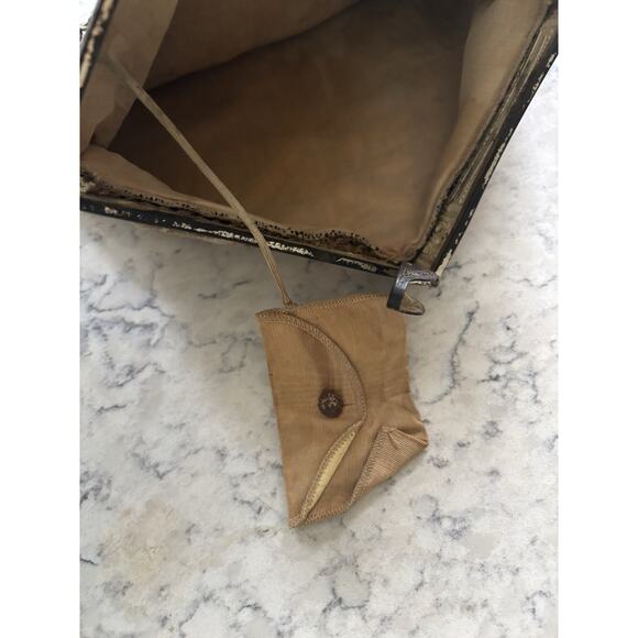 ANTIQUE FLORAL TAPESTRY CARPET BAG PURSE FOLDING METAL FRAME CHAIN HANDLE - Picture 6 of 9